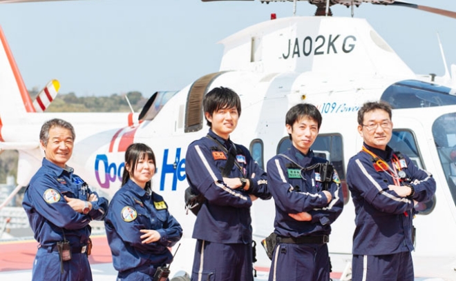 救命救急医師の集合写真